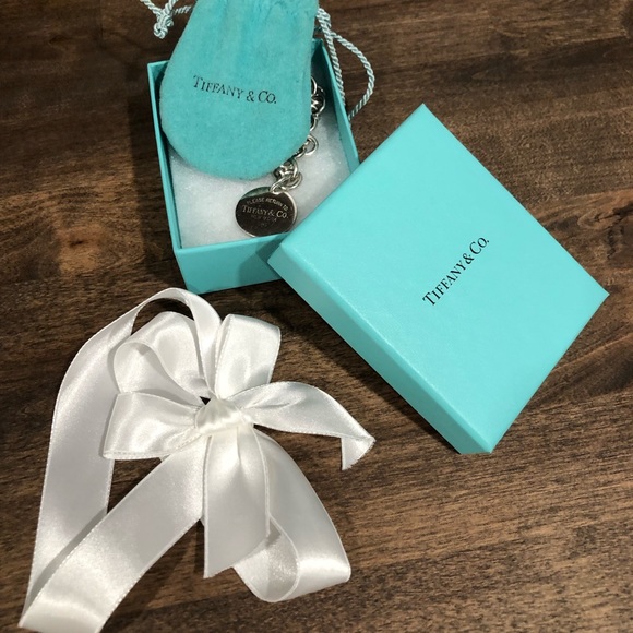 Return to Tiffany & Co. Tag Bracelet - Picture 8 of 9